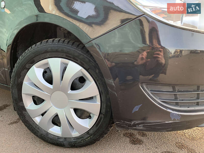 Хетчбек Skoda Fabia 2011 в Києві