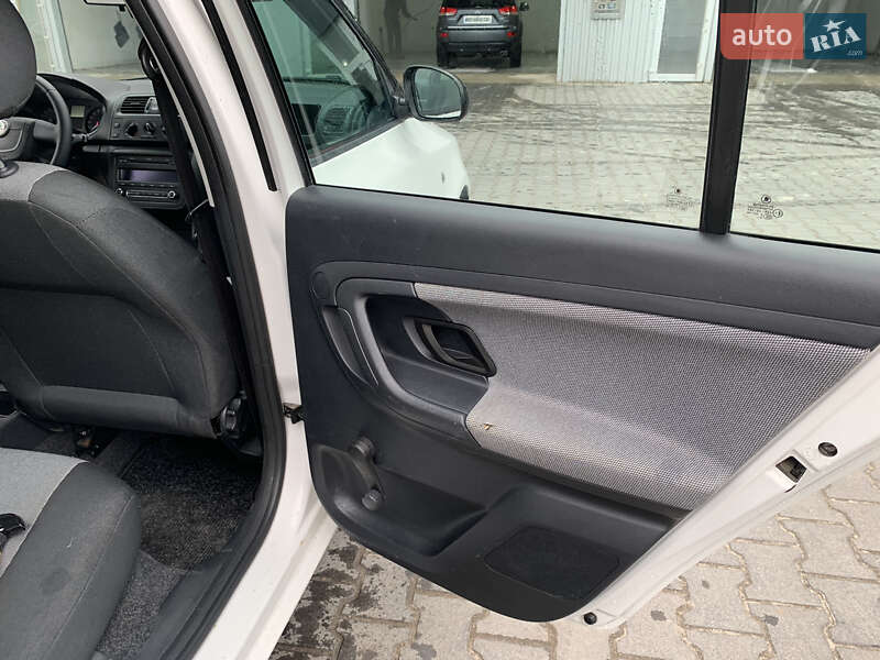Универсал Skoda Fabia 2011 в Тернополе фото 24 Универсал Skoda Fabia 2011 в Тернополе