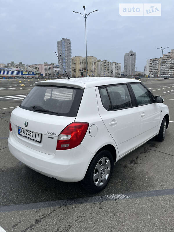 Хэтчбек Skoda Fabia 2012 в Киеве