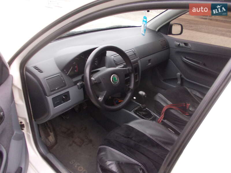 Універсал Skoda Fabia 2002 в Виноградові