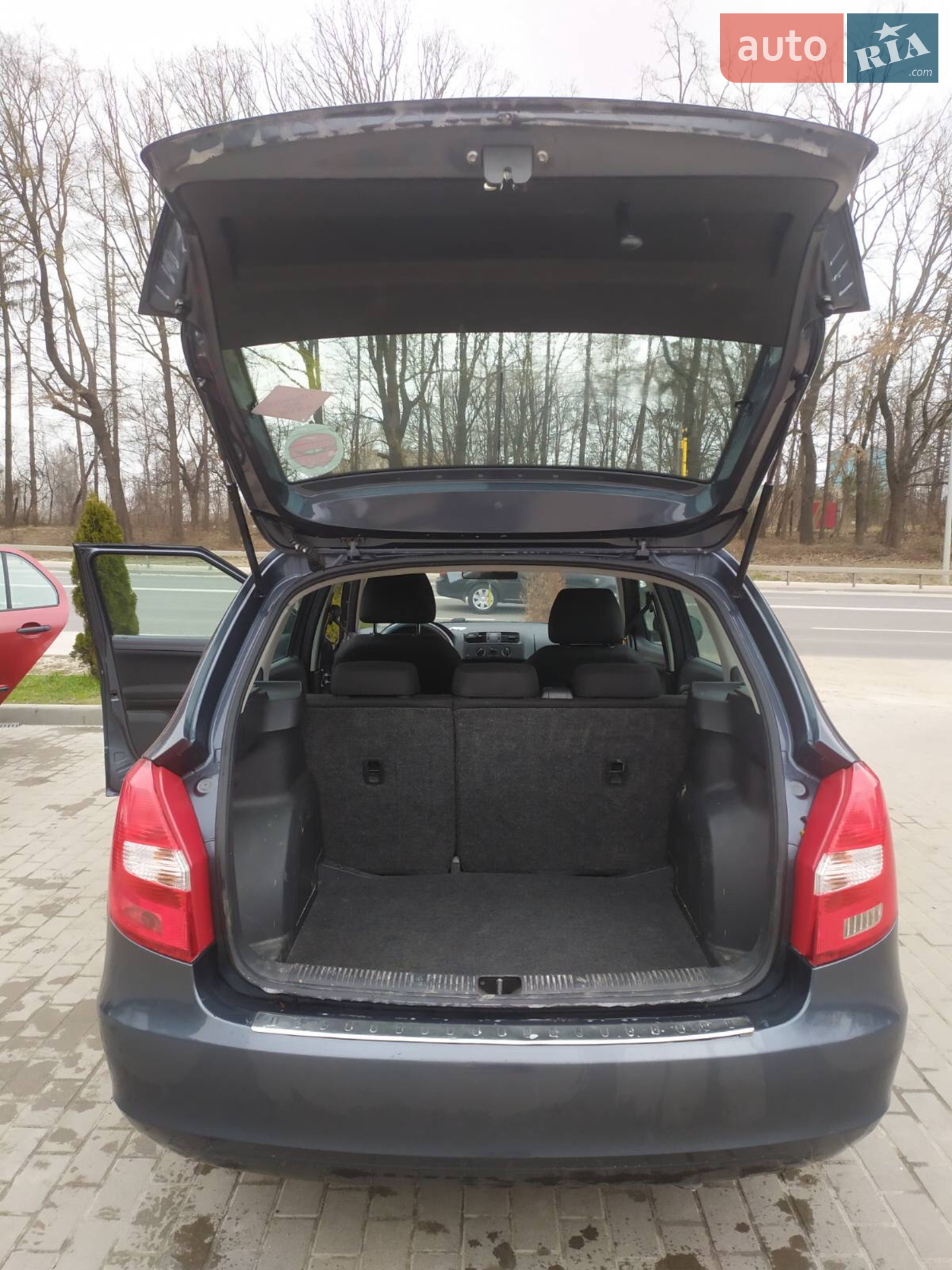 2011 Skoda Fabia - мініатюра 10
