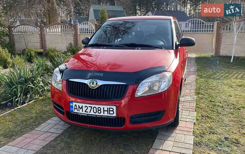 Хэтчбек Skoda Fabia 2009 в Житомире