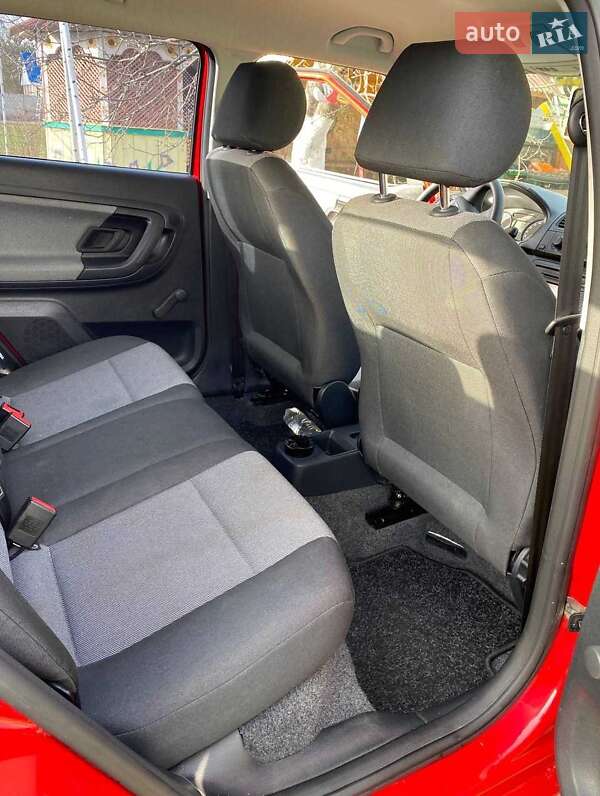 Хэтчбек Skoda Fabia 2009 в Житомире