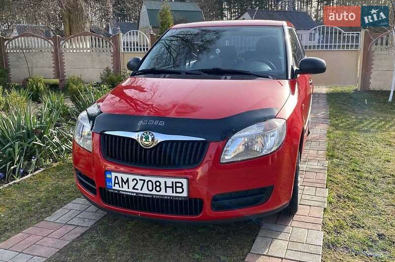 Хэтчбек Skoda Fabia 2009 в Житомире