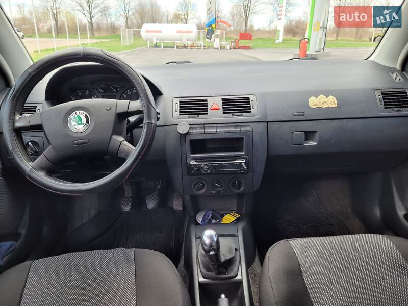 Хетчбек Skoda Fabia 2003 в Запоріжжі