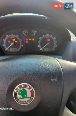 Хэтчбек Skoda Fabia 2005 в Воловце