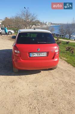 Хэтчбек Skoda Fabia 2011 в 
