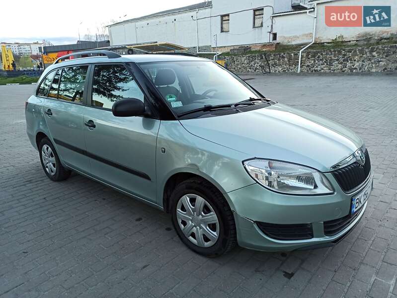 Універсал Skoda Fabia 2010 в Рівному