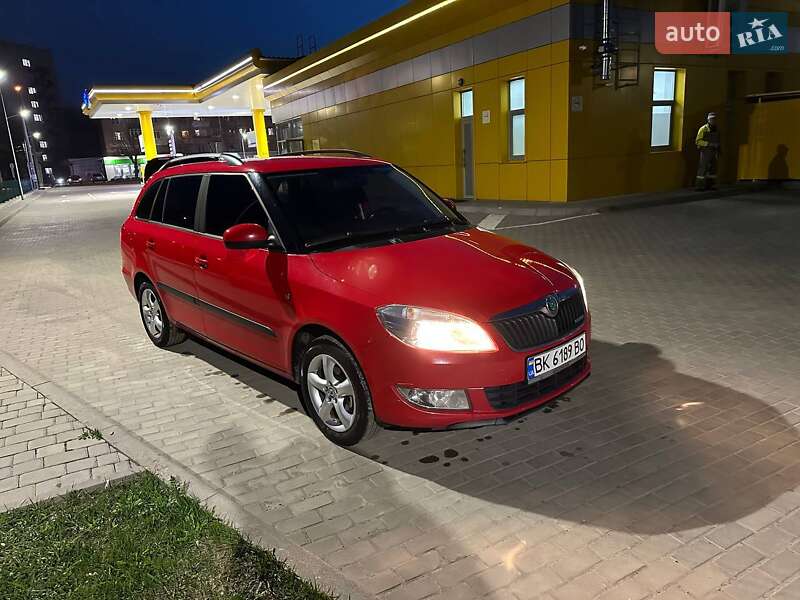 Універсал Skoda Fabia 2011 в Рівному