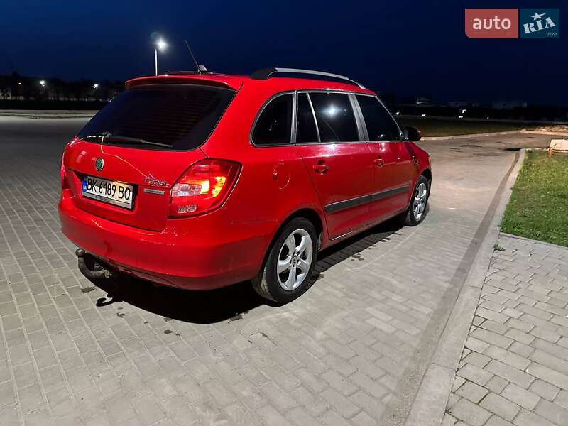 Універсал Skoda Fabia 2011 в Рівному