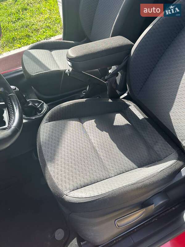 Універсал Skoda Fabia 2011 в Рівному