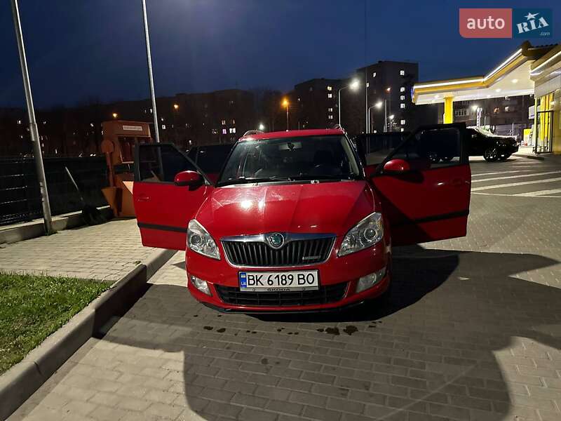 Універсал Skoda Fabia 2011 в Рівному