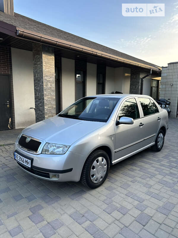 Седан Skoda Fabia 2004 в Дніпрі