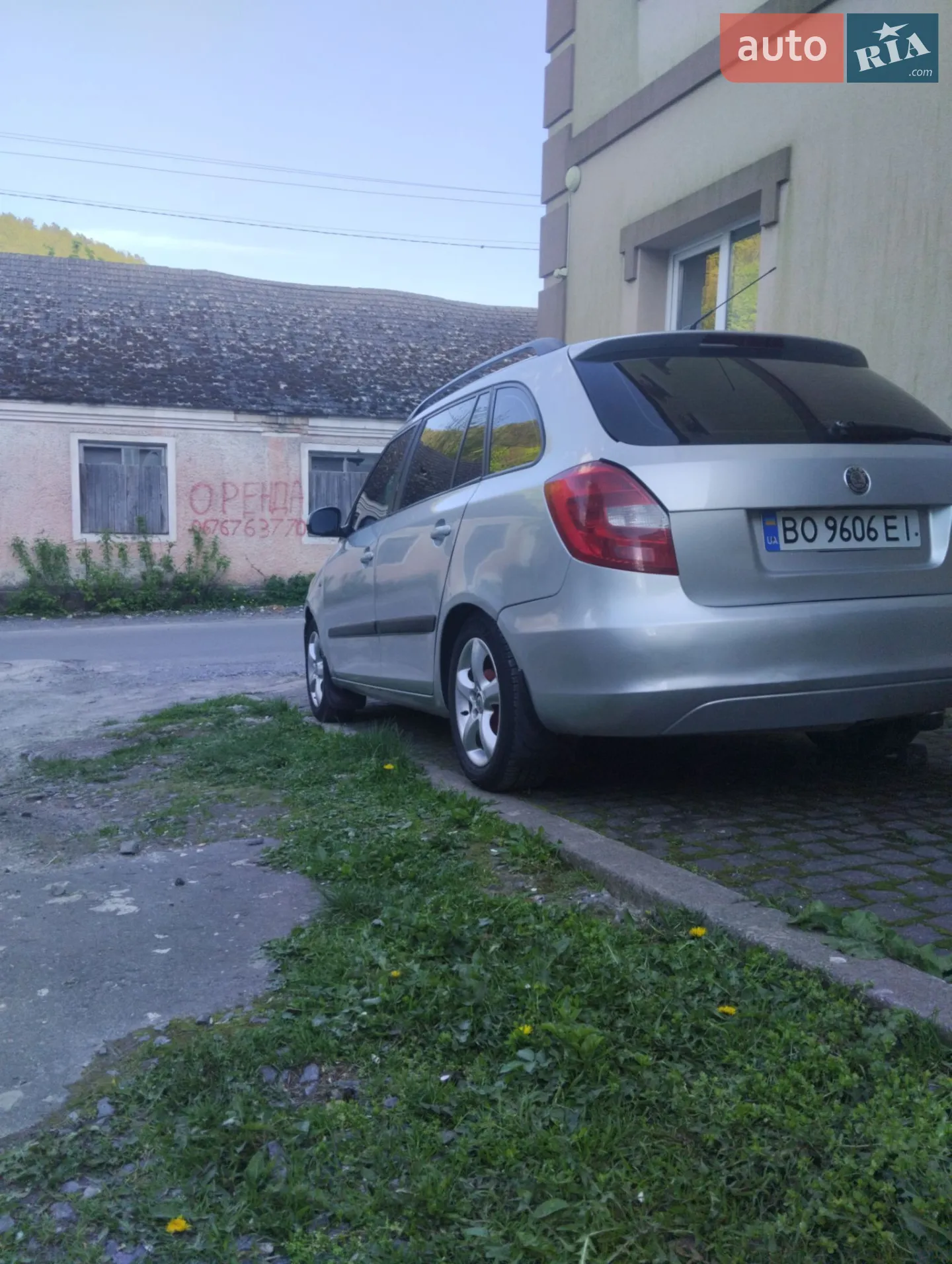 2011 Skoda Fabia - мініатюра 3