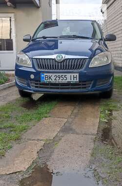 Хэтчбек Skoda Fabia 2011 в Сарнах