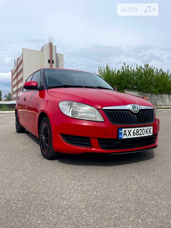 Хэтчбек Skoda Fabia 2011 в Харькове