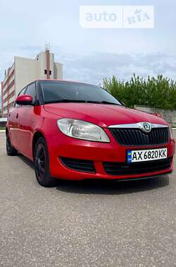 Хэтчбек Skoda Fabia 2011 в 