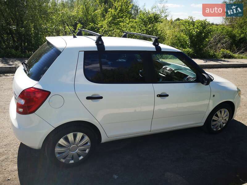 Хэтчбек Skoda Fabia 2012 в Дубно