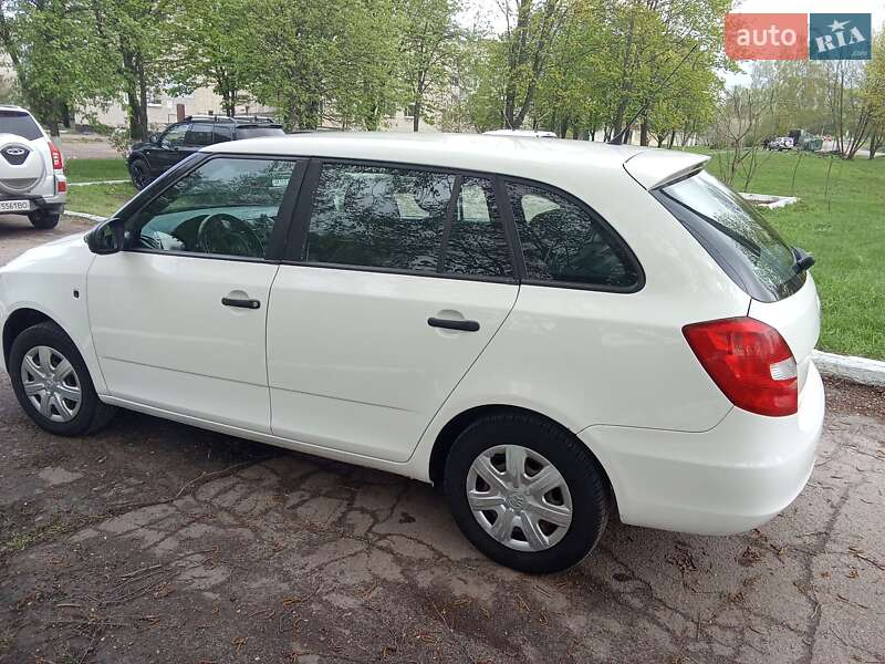 Хетчбек Skoda Fabia 2010 в Глухові