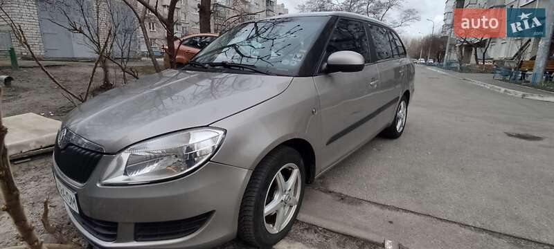 Универсал Skoda Fabia 2010 в 