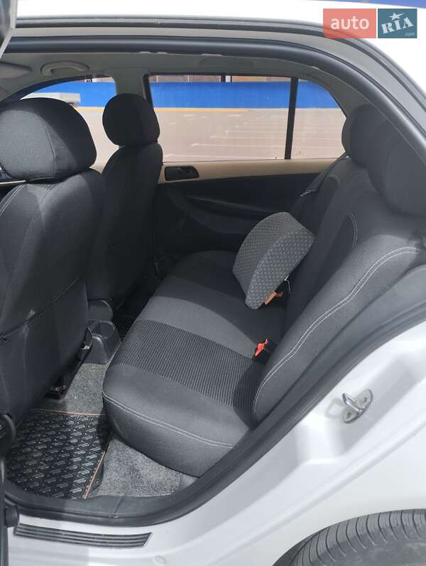 Хэтчбек Skoda Fabia 2006 в Каменец-Подольском фото 9 Хэтчбек Skoda Fabia 2006 в Каменец-Подольском