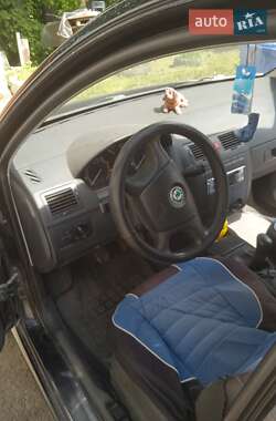 Хэтчбек Skoda Fabia 2006 в 