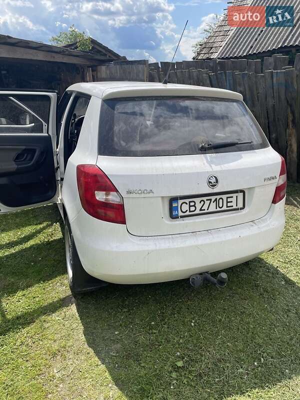 Хэтчбек Skoda Fabia 2013 в Холмах