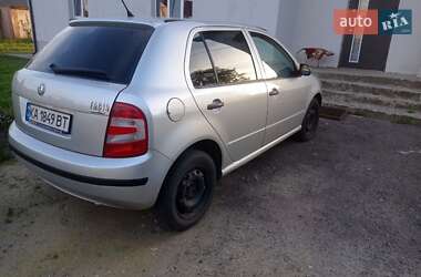 Хетчбек Skoda Fabia 2004 в 