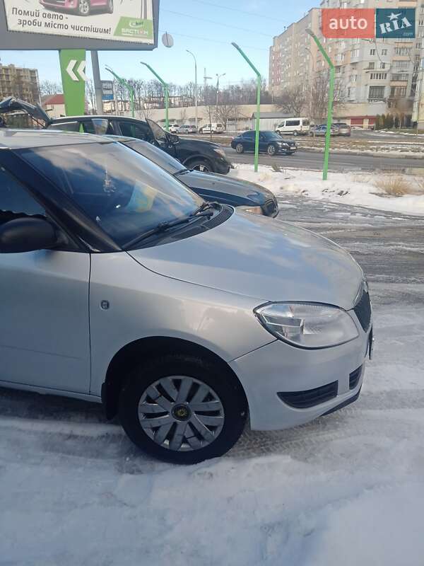 Хэтчбек Skoda Fabia 2012 в Виннице