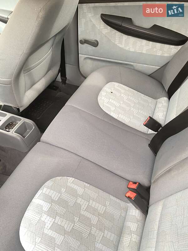 Хэтчбек Skoda Fabia 2001 в Ямполе
