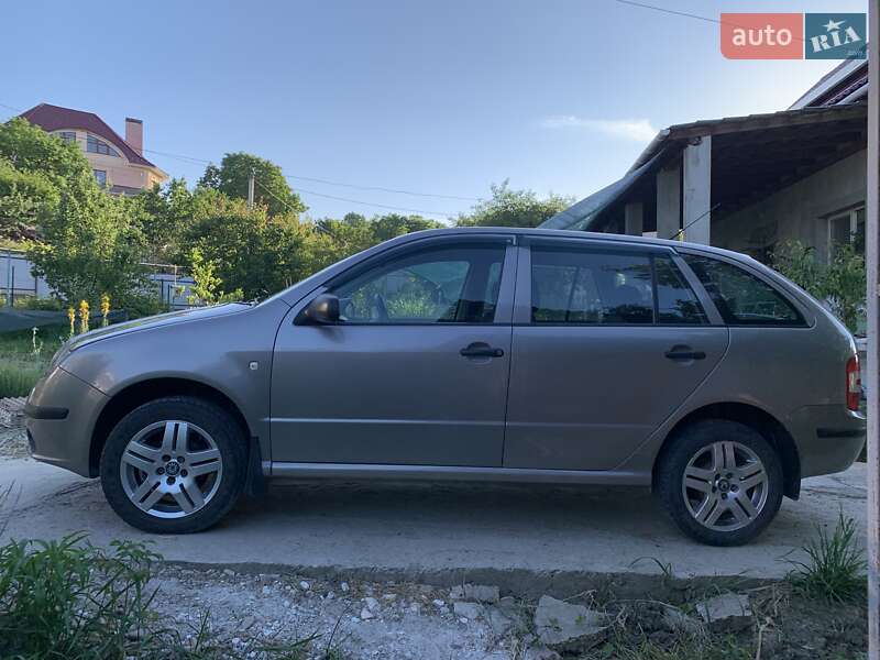 Универсал Skoda Fabia 2007 в Черновцах