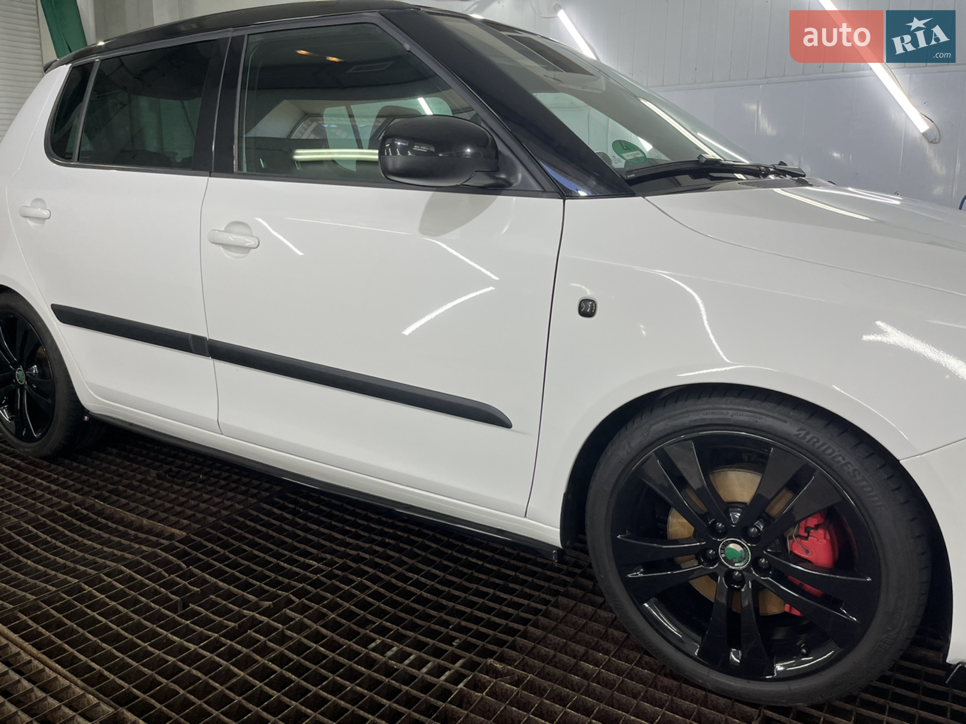 2011 Skoda Fabia - мініатюра 10
