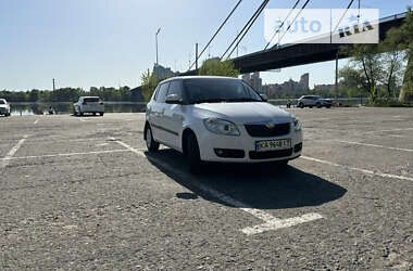 Хэтчбек Skoda Fabia 2008 в Киеве