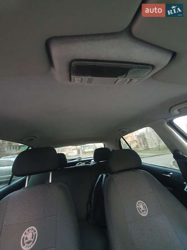 Хэтчбек Skoda Fabia 2006 в Киеве