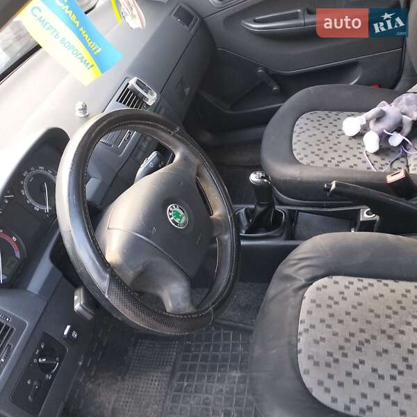 Хетчбек Skoda Fabia 2005 в Києві