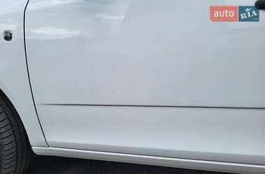 Хэтчбек Skoda Fabia 2014 в 