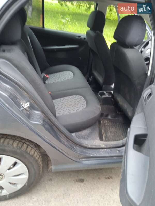 Хетчбек Skoda Fabia 2006 в Острозі фото 5 Хетчбек Skoda Fabia 2006 в Острозі