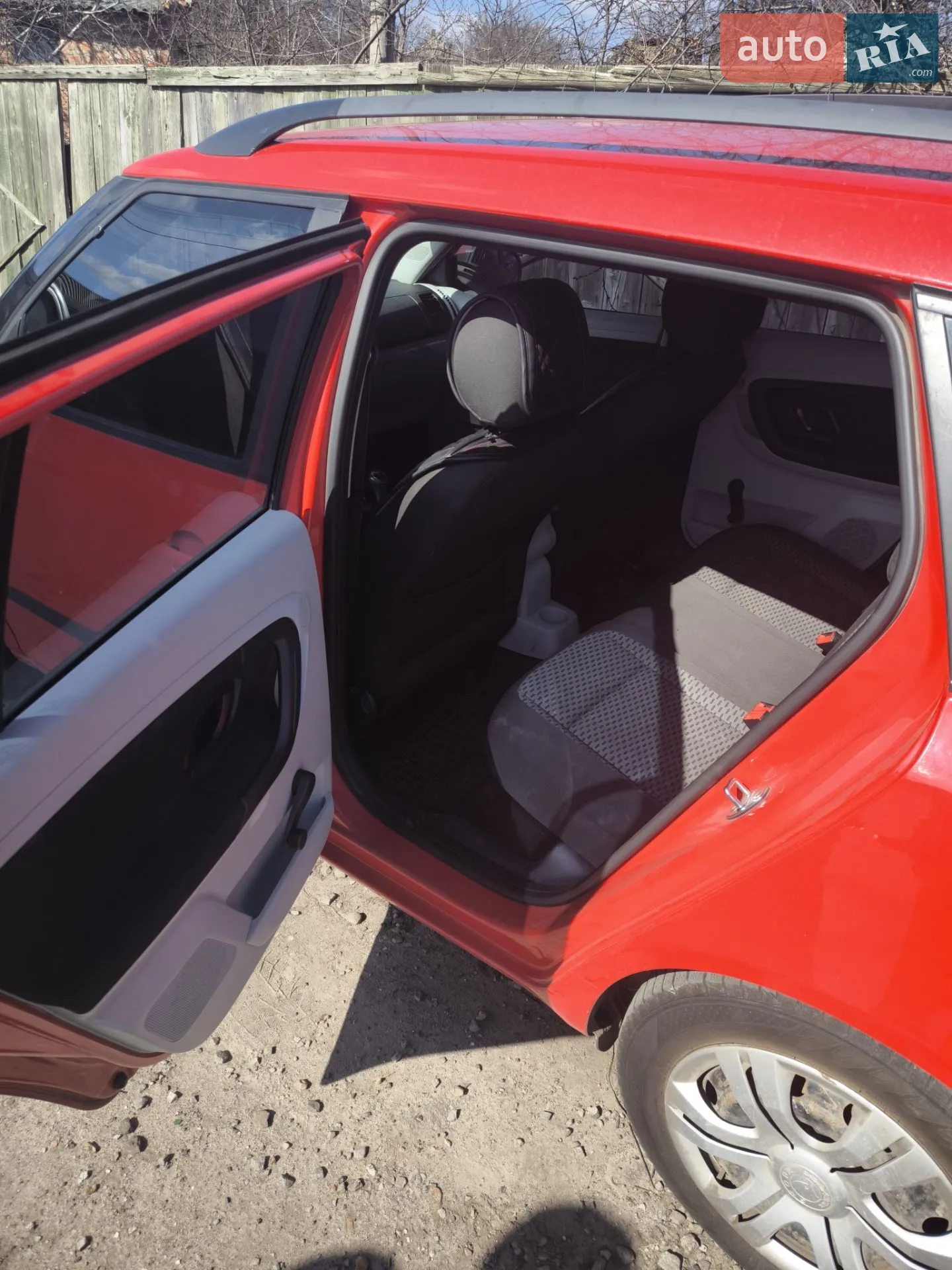 2011 Skoda Fabia - мініатюра 6