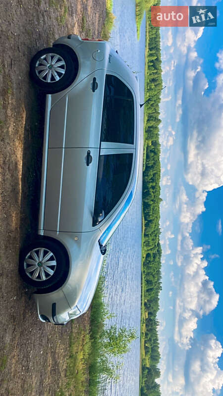 Хэтчбек Skoda Fabia 2006 в Житомире