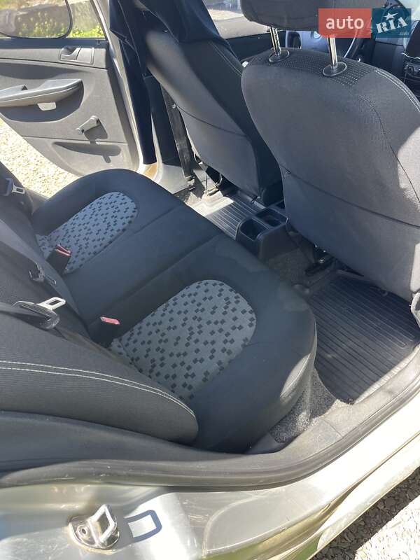 Хетчбек Skoda Fabia 2007 в Виноградові