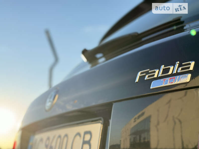 Хэтчбек Skoda Fabia 2008 в Луцке