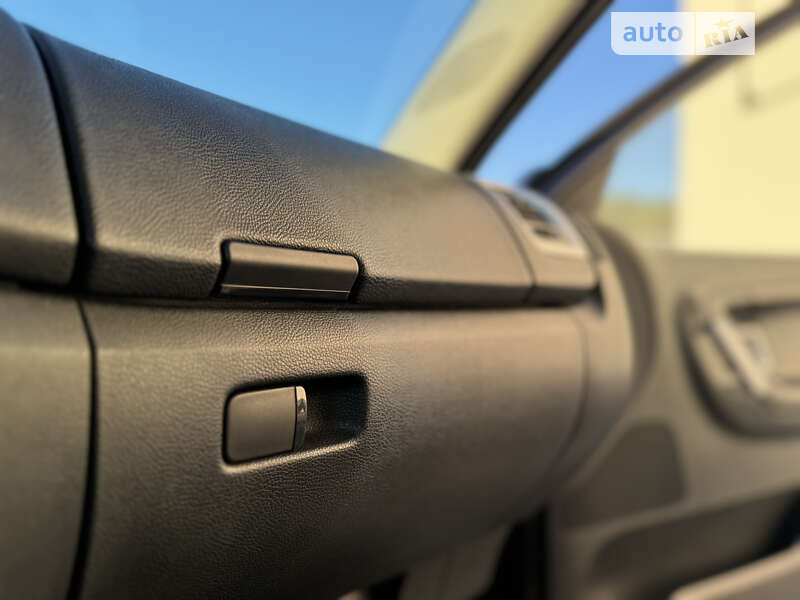 Хэтчбек Skoda Fabia 2008 в Луцке