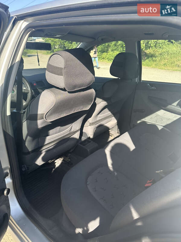 Седан Skoda Fabia 2002 в Дніпрі