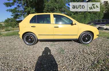 Хэтчбек Skoda Fabia 2003 в Запорожье