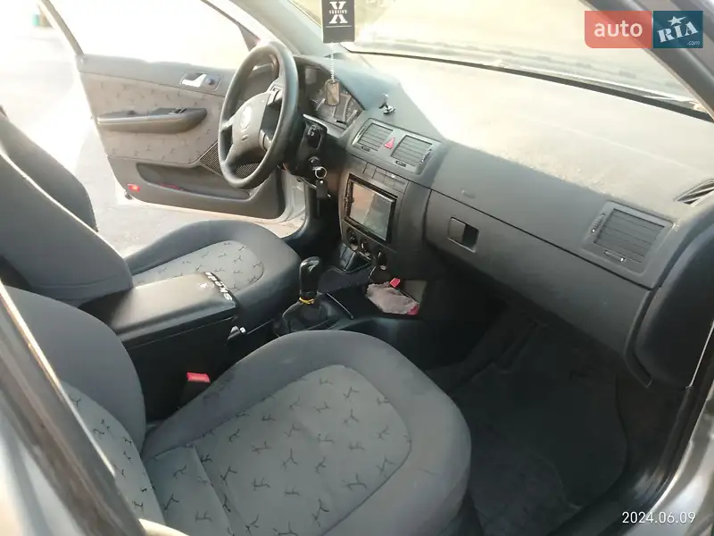 Skoda Fabia 2004 VIN TMBGD46Y04B007466 фото оголошення 8 з 45