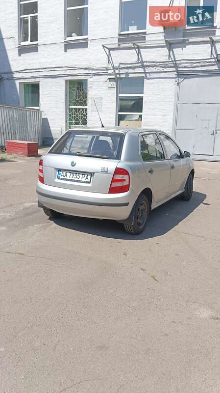 Седан Skoda Fabia 2006 в Києві