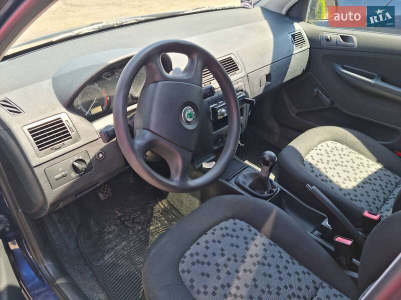 Універсал Skoda Fabia 2006 в Чернівцях