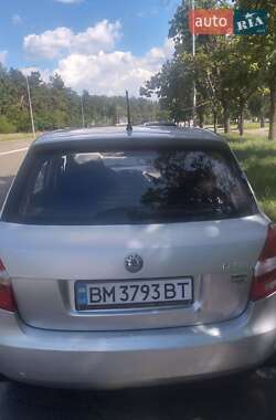 Хэтчбек Skoda Fabia 2012 в 