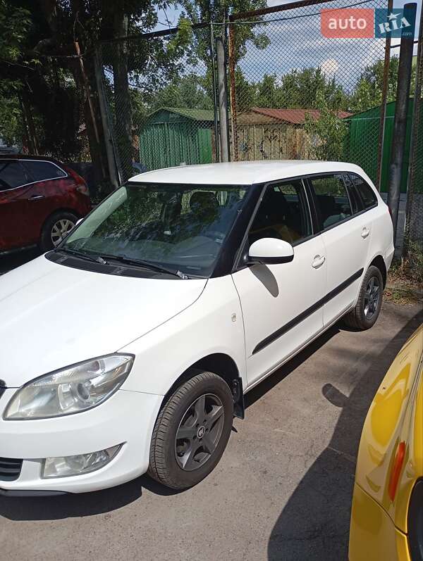 Універсал Skoda Fabia 2012 в Києві