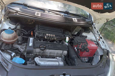 Хэтчбек Skoda Fabia 2012 в 